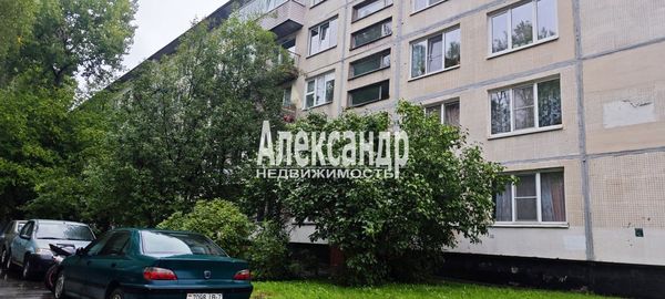 Продам трехкомнатную (3-комн.) квартиру, Тимуровская ул, 24к1, Санкт-Петербург г