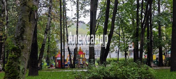 Продам трехкомнатную (3-комн.) квартиру, Тимуровская ул, 24к1, Санкт-Петербург г