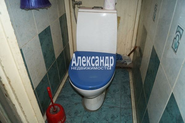 Продам трехкомнатную (3-комн.) квартиру, Тимуровская ул, 24к1, Санкт-Петербург г