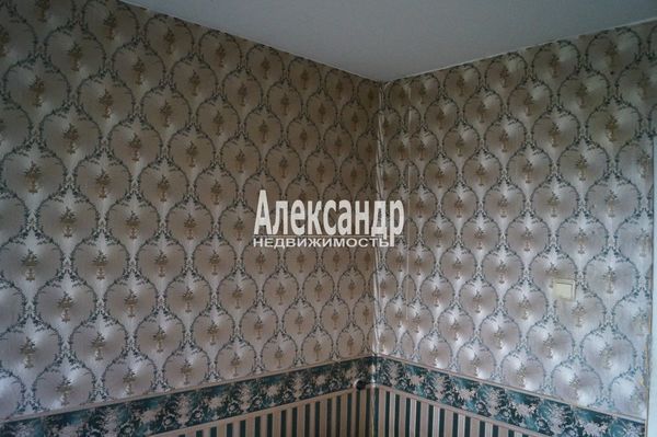 Продам трехкомнатную (3-комн.) квартиру, Тимуровская ул, 24к1, Санкт-Петербург г