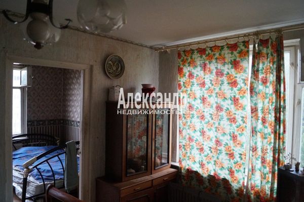 Продам трехкомнатную (3-комн.) квартиру, Тимуровская ул, 24к1, Санкт-Петербург г