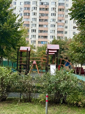 Продам трехкомнатную (3-комн.) квартиру, Ильинский б-р, 8, Красногорск г