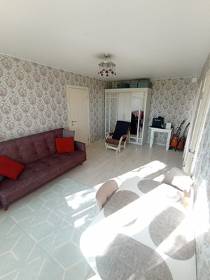 Продам трехкомнатную (3-комн.) квартиру, Железнодорожная ул, 66, Тярлево п