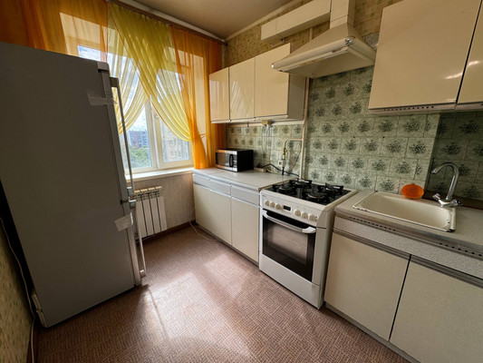 Продам двухкомнатную (2-комн.) квартиру, Советская ул, 37, Комсомольск-на-Амуре г
