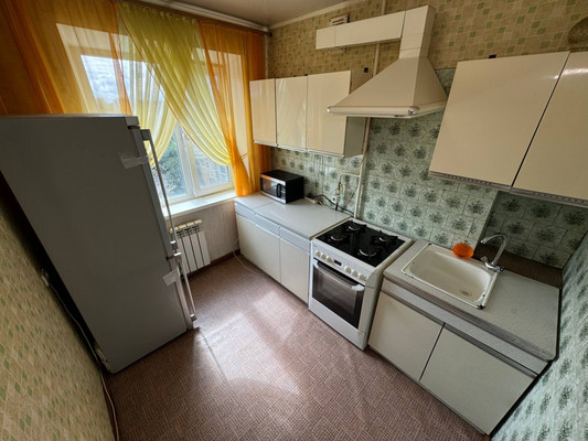 Продам двухкомнатную (2-комн.) квартиру, Советская ул, 37, Комсомольск-на-Амуре г