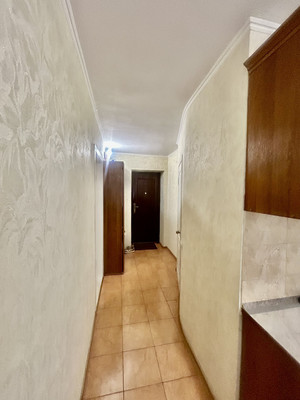 Продам двухкомнатную (2-комн.) квартиру, Севастопольская ул, 32/18, Симферополь г