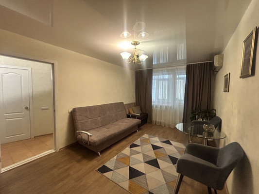 Продам двухкомнатную (2-комн.) квартиру, Севастопольская ул, 32/18, Симферополь г