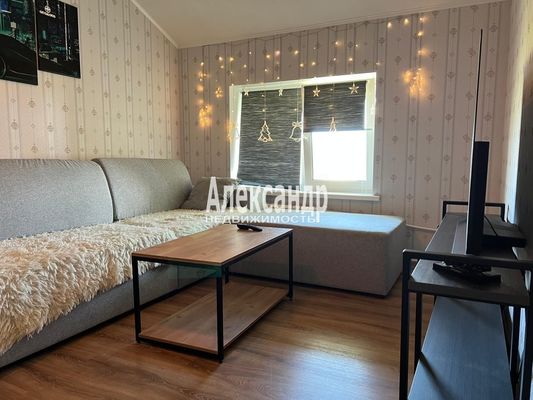 Продам двухкомнатную (2-комн.) квартиру, Советская ул, 7к2, Дубровка гп