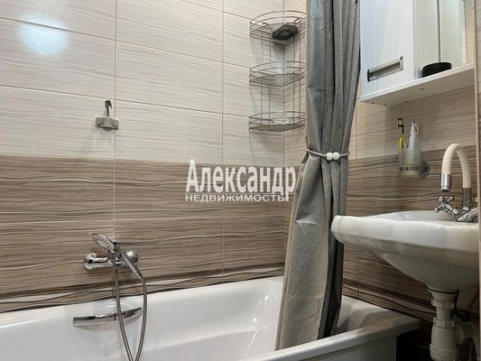 Продам двухкомнатную (2-комн.) квартиру, Советская ул, 7к2, Дубровка гп