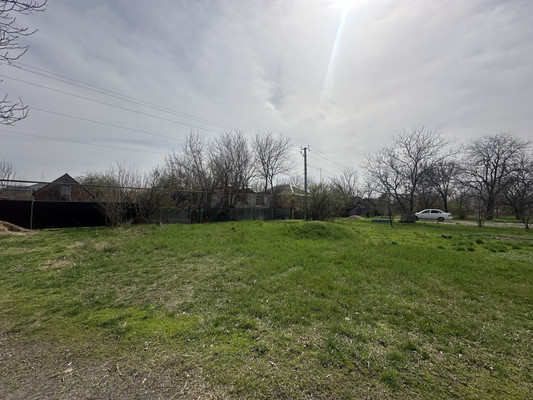 Продам участок 10 соток, ИЖС, 3 Интернационала ул, 7, Новокубанск г, 0 км от города