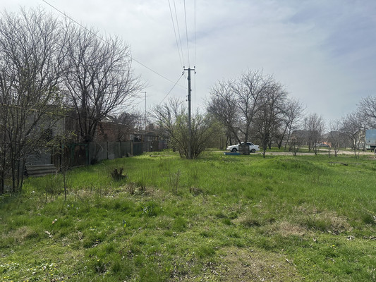 Продам участок 10 соток, ИЖС, 3 Интернационала ул, 7, Новокубанск г, 0 км от города