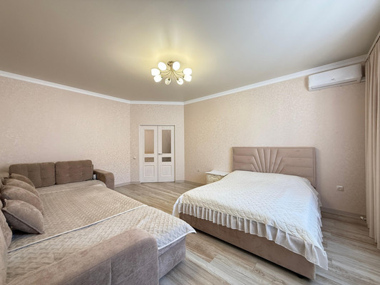 Продам двухкомнатную (2-комн.) квартиру, Московская ул, 1к1, Нальчик г