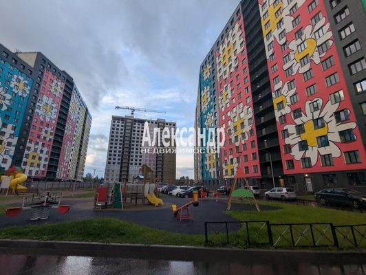 Продам однокомнатную (1-комн.) квартиру, Шоссе в Лаврики ул, 93, Мурино п