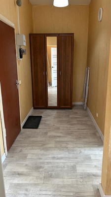 Продам однокомнатную (1-комн.) квартиру, Красных Военлетов ул, 9к1, Гатчина г