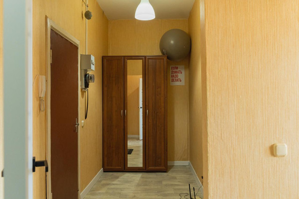 Продам однокомнатную (1-комн.) квартиру, Красных Военлетов ул, 9к1, Гатчина г