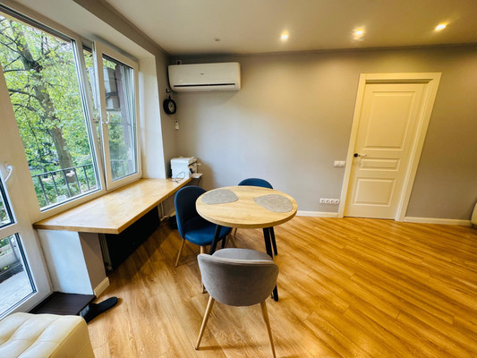 Продам двухкомнатную (2-комн.) квартиру, Октябрьская наб, 76к2, Санкт-Петербург г