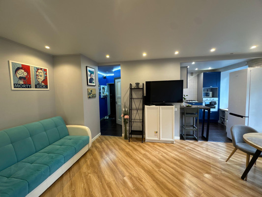 Продам двухкомнатную (2-комн.) квартиру, Октябрьская наб, 76к2, Санкт-Петербург г