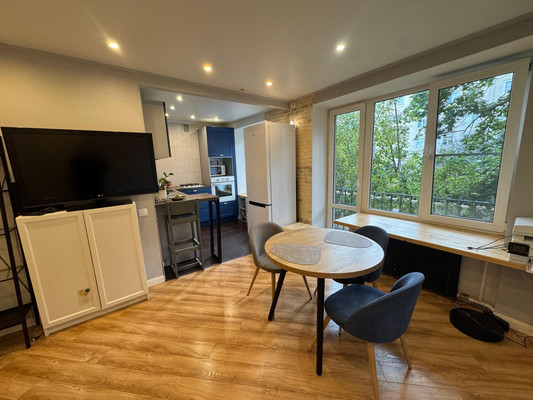 Продам двухкомнатную (2-комн.) квартиру, Октябрьская наб, 76к2, Санкт-Петербург г