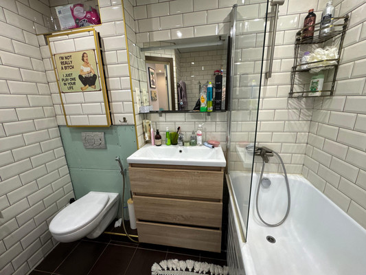 Продам двухкомнатную (2-комн.) квартиру, Октябрьская наб, 76к2, Санкт-Петербург г