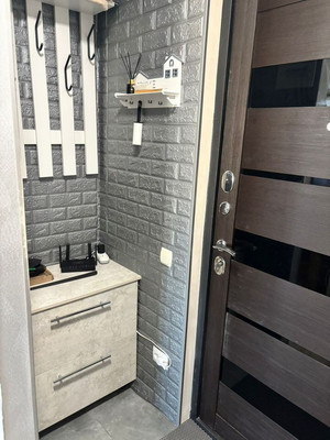 Продам однокомнатную (1-комн.) квартиру, Строителей ул, 1, Молодежное пгт