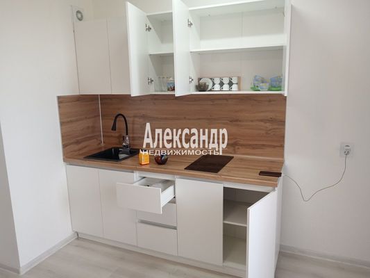 Продам однокомнатную (1-комн.) квартиру, Тихая ул, 17, Бугры п