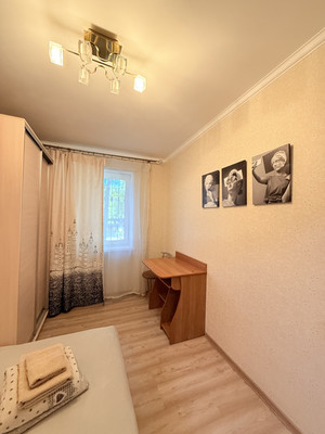 Продам трехкомнатную (3-комн.) квартиру, Киевская ул, 153, Симферополь г