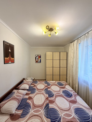 Продам трехкомнатную (3-комн.) квартиру, Киевская ул, 153, Симферополь г