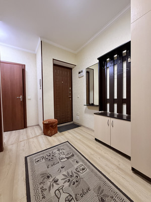 Продам трехкомнатную (3-комн.) квартиру, Киевская ул, 153, Симферополь г