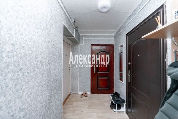 Продам комнату в 8-комн. квартире, Партизана Германа ул, 37, Санкт-Петербург г