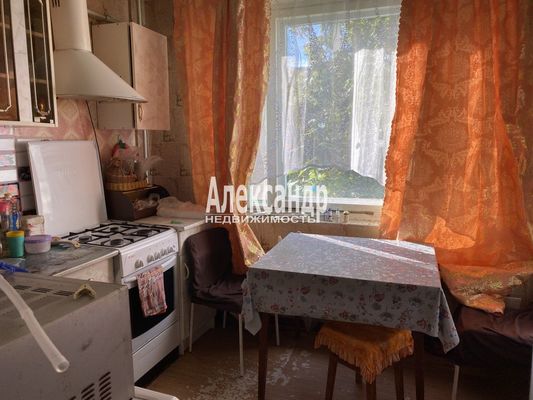 Продам однокомнатную (1-комн.) квартиру, Юбилейная ул, 12, Кузнечное гп