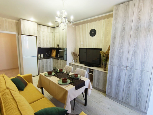 Продам трехкомнатную (3-комн.) квартиру, Чернякова ул, 3, Йошкар-Ола г