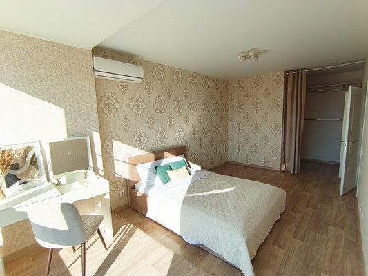 Продам трехкомнатную (3-комн.) квартиру, Чернякова ул, 3, Йошкар-Ола г