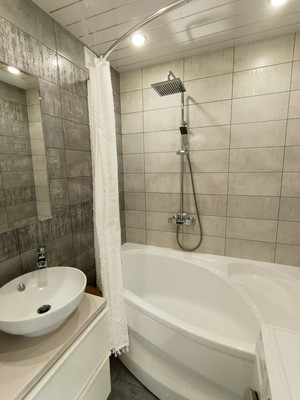 Продам трехкомнатную (3-комн.) квартиру, Чернякова ул, 3, Йошкар-Ола г