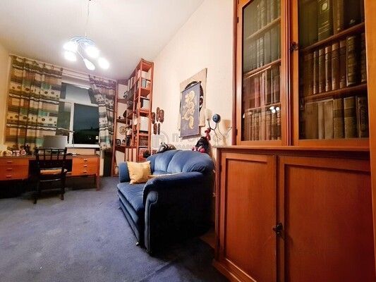 Продам трехкомнатную (3-комн.) квартиру, Ленинский пр-кт, 70/11, Москва г