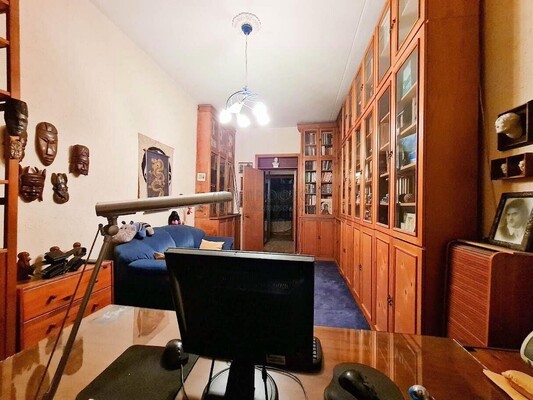 Продам трехкомнатную (3-комн.) квартиру, Ленинский пр-кт, 70/11, Москва г