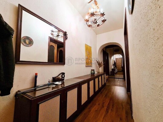 Продам трехкомнатную (3-комн.) квартиру, Ленинский пр-кт, 70/11, Москва г