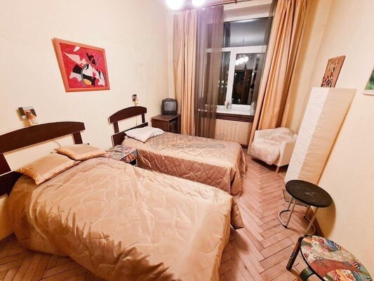 Продам трехкомнатную (3-комн.) квартиру, Ленинский пр-кт, 70/11, Москва г