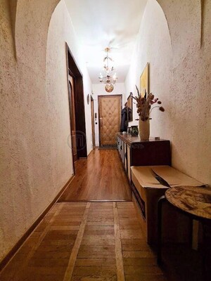 Продам трехкомнатную (3-комн.) квартиру, Ленинский пр-кт, 70/11, Москва г