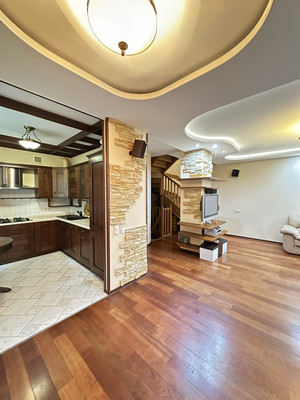 Продам трехкомнатную (3-комн.) квартиру, Дибуновская ул, 15, Санкт-Петербург г