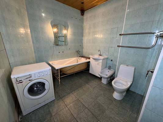 Продам многокомнатную квартиру, Аллея Труда ул, 38, Комсомольск-на-Амуре г