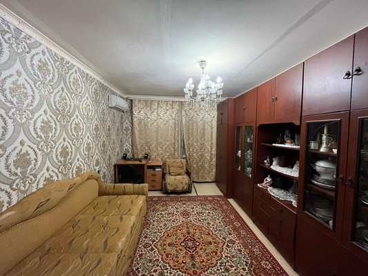 Продам трехкомнатную (3-комн.) квартиру, 8-я Железнодорожная ул, 59к2, Астрахань г