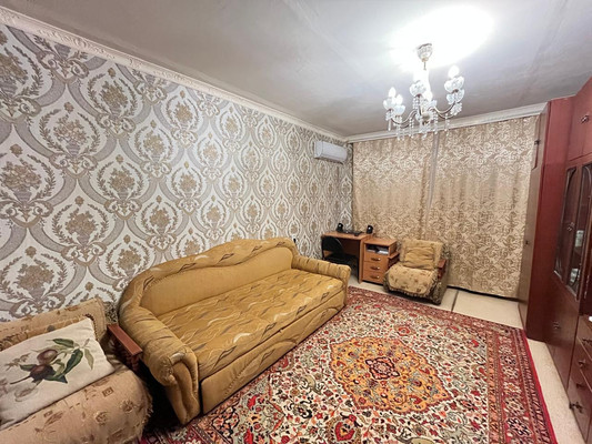 Продам трехкомнатную (3-комн.) квартиру, 8-я Железнодорожная ул, 59к2, Астрахань г