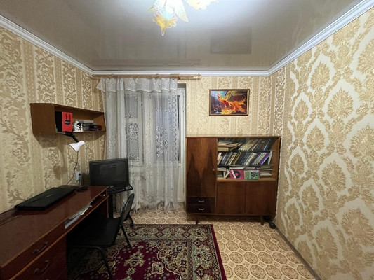 Продам трехкомнатную (3-комн.) квартиру, 8-я Железнодорожная ул, 59к2, Астрахань г