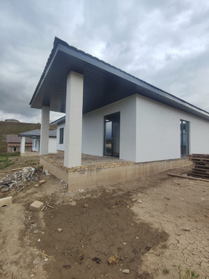 Продам дом, Янтарная (Радужный мкр.) ул, 15, Октябрьский г, 0 км от города