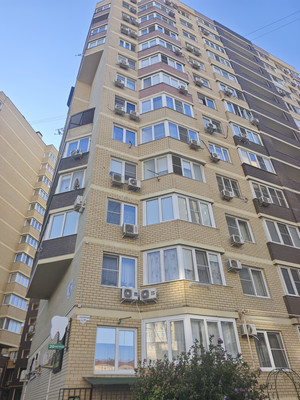 Продам однокомнатную (1-комн.) квартиру, Лазурная ул, 10к1, Анапа г