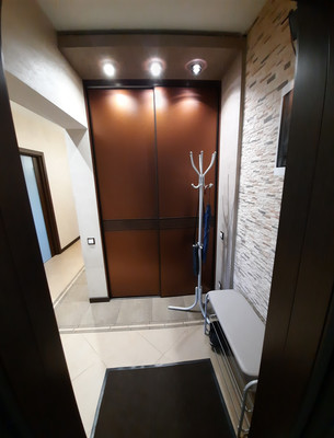Продам трехкомнатную (3-комн.) квартиру, Терешковой ул, 17, Иркутск г