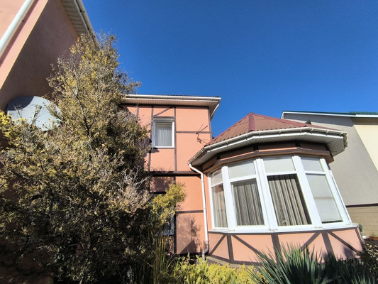 Продам коттедж, Надинского ул, 6, Симферополь г, 0 км от города