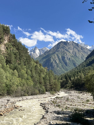 Продам двухкомнатную (2-комн.) квартиру, Согаева ул, 17, Эльбрус с