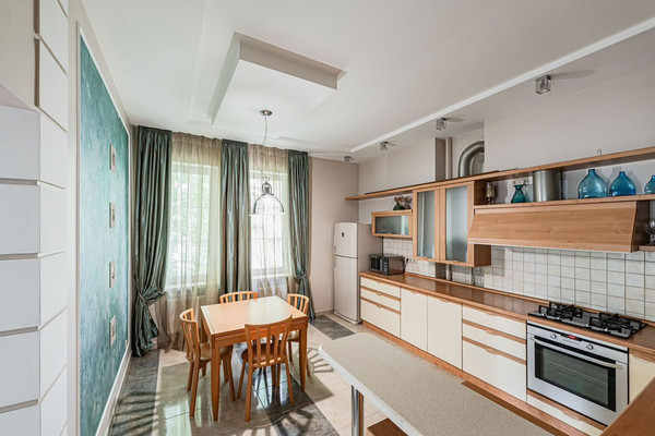 Продам двухкомнатную (2-комн.) квартиру, Гагарина пер, 3, Светлогорск г