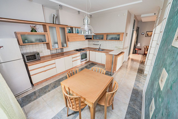 Продам двухкомнатную (2-комн.) квартиру, Гагарина пер, 3, Светлогорск г